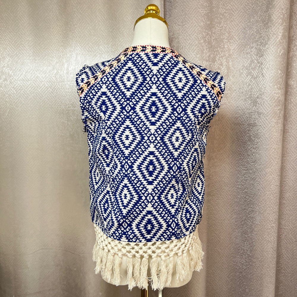 TULAROSA Blue White Geometric Boho Fringe Vest Jacket Women's Size M - Picture 6 of 12
